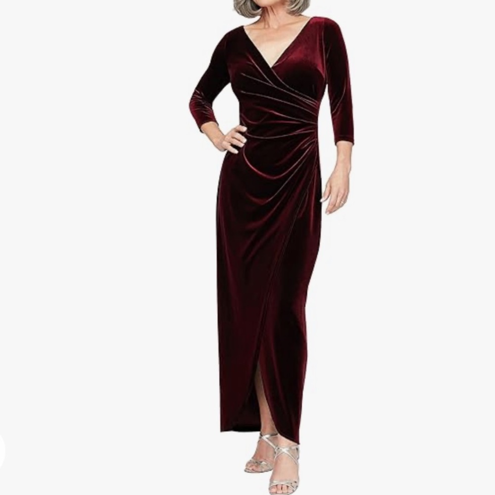 Alex Evenings Women's Long 3/4 Sleeve Velvet Dress, Wine